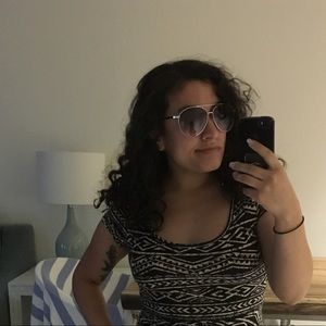 Meet your Posher, Leslie